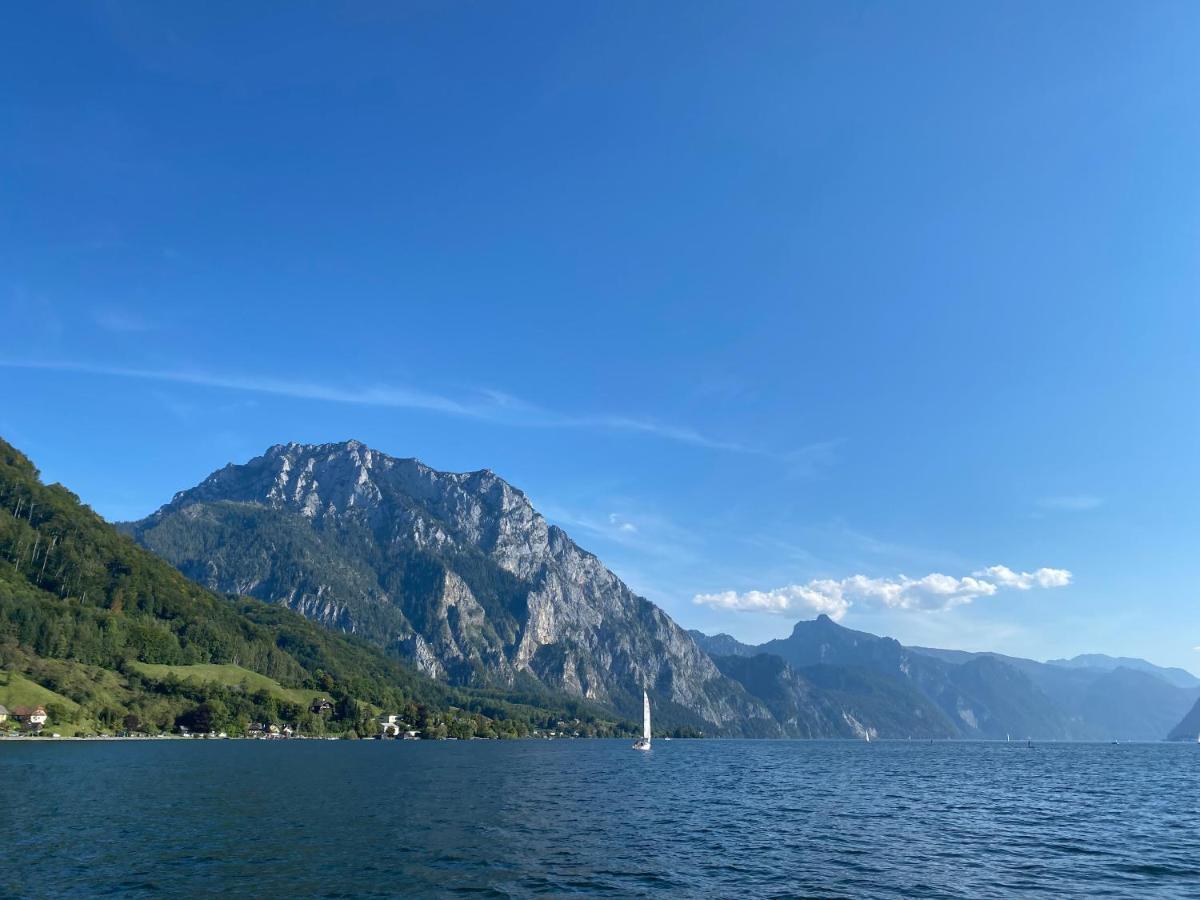 אלטמונסטר Ferienhaeuschen Am Traunsee Mit Tretboot Zur Freien Nutzung Am Badeplatz מראה חיצוני תמונה